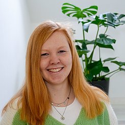 Frau  Lena Büchler